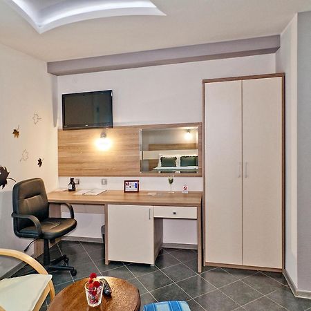 Garni Hotel Lama Kragujevac Bagian luar foto