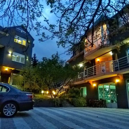 Garni Hotel Lama Kragujevac Bagian luar foto