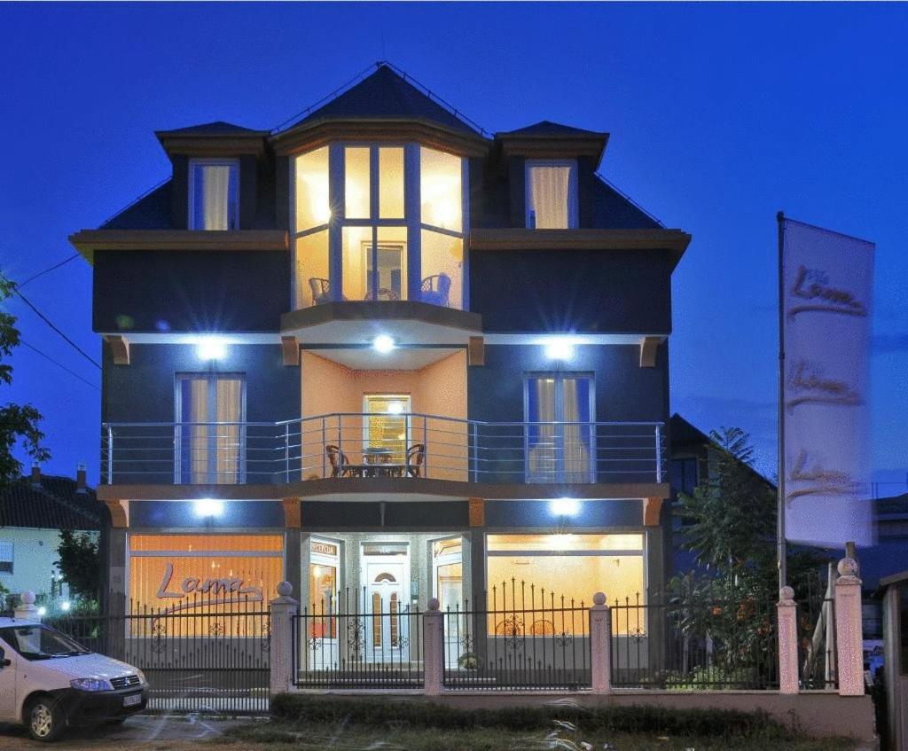 Garni Hotel Lama Kragujevac Bagian luar foto