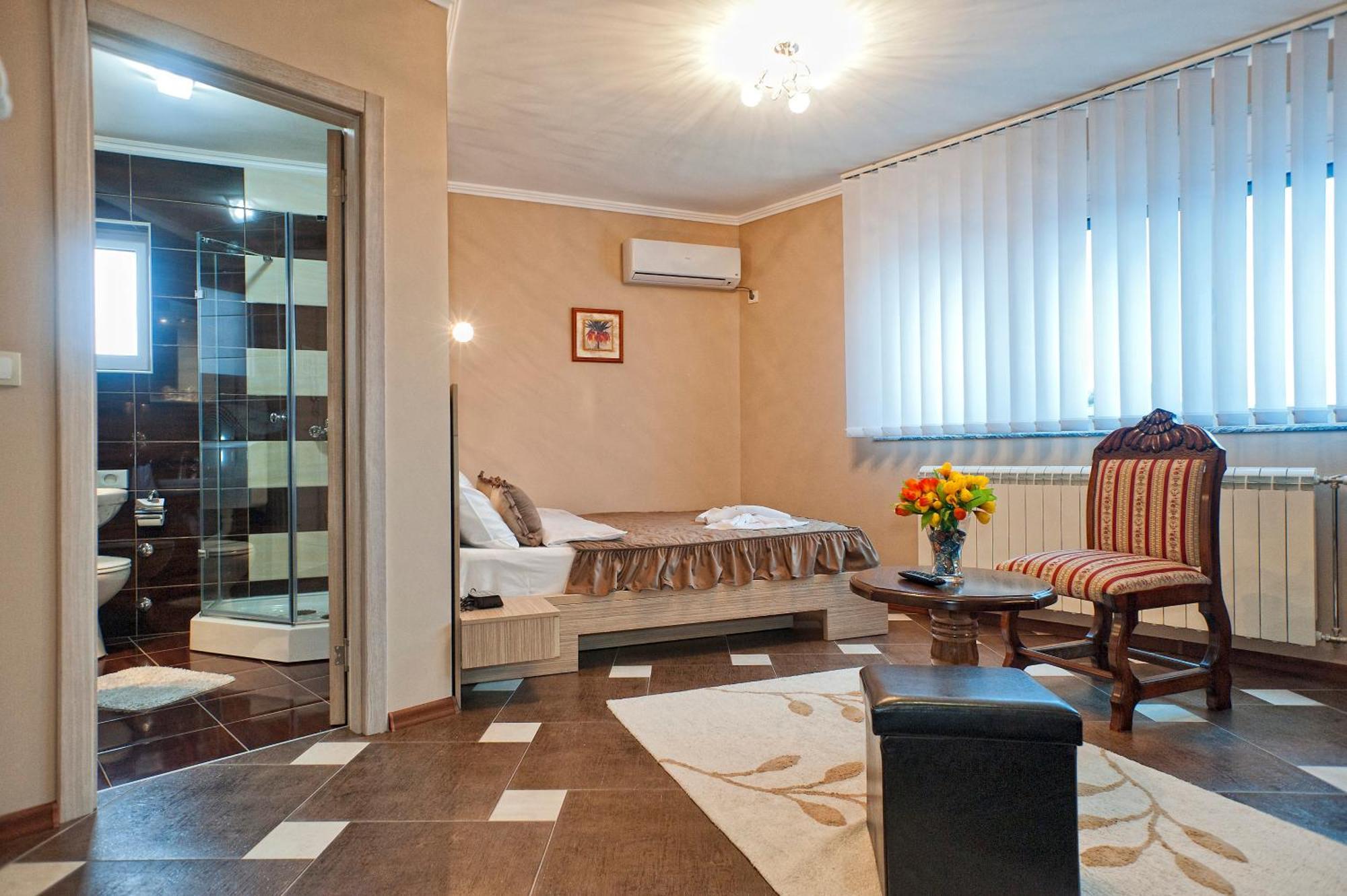 Garni Hotel Lama Kragujevac Bagian luar foto