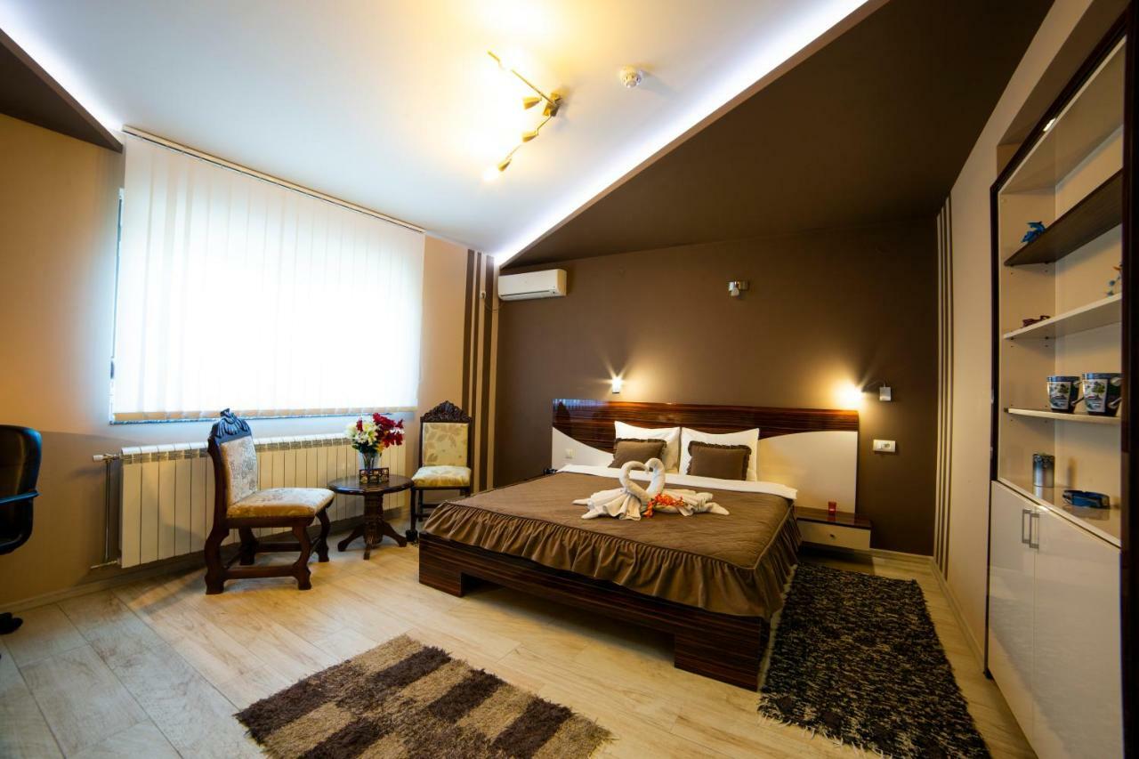 Garni Hotel Lama Kragujevac Bagian luar foto
